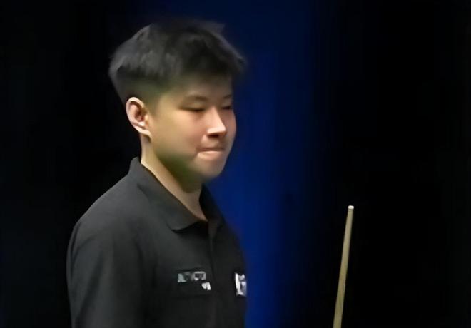 篮球场上的 篮球场上的